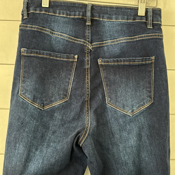 refuge Size Junior 9 W29" AUSTIN High Rise Flare Distressed - Picture 9 of 12